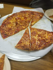 Large Pepperoni Pizza