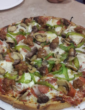 Deluxe Pizza