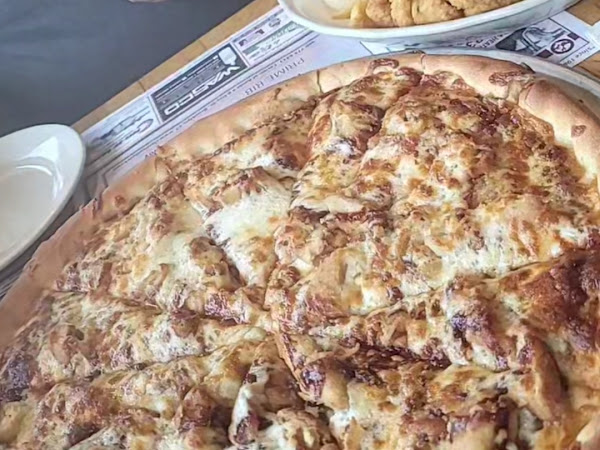 Pizza review photo