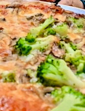 Broccoli And Mushroom Pizza